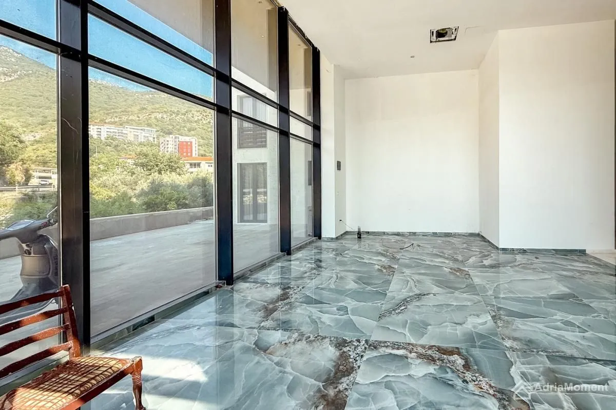 Prodaja, dvosoban stan, 70m², Rafailovići, Budva