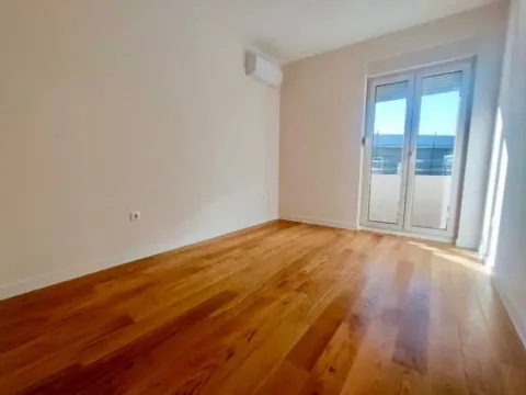 Izdavanje, dvosoban stan, 75m², Central Point, Podgorica - image 5