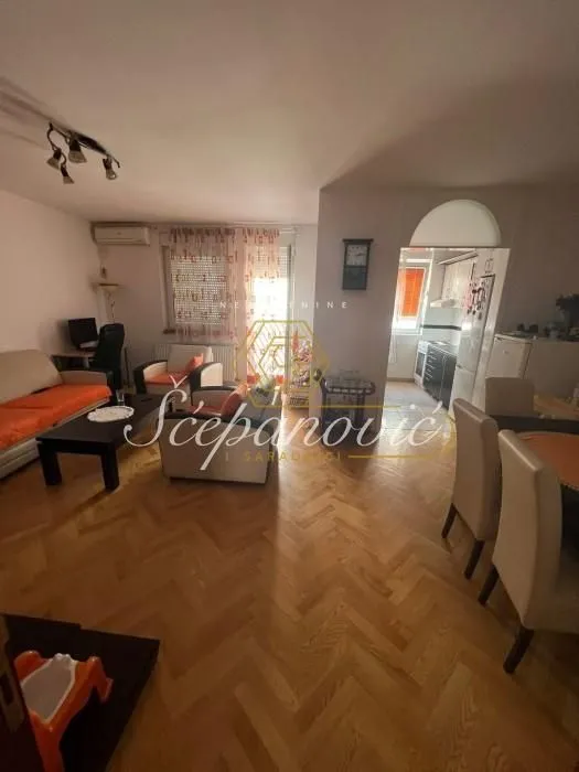 Izdavanje, trosoban stan, 72m², Podbara, Novi Sad Sve Podlokacije