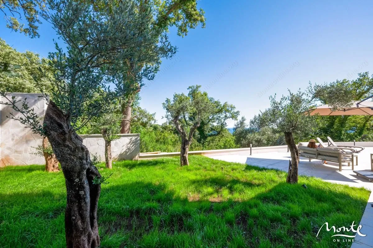 Sale, house, 220m², Reževići, Budva