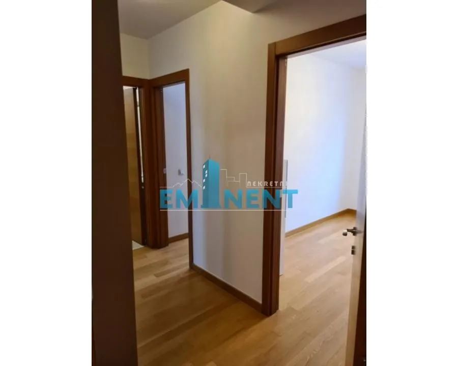 Izdavanje, trosoban stan, 82m², Slavija, Vračar Sve Podlokacije