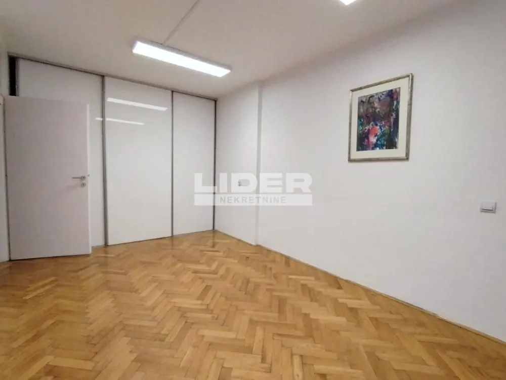 Rent, office space, 53m², Kalenić Pijaca, Vračar Sve Podlokacije