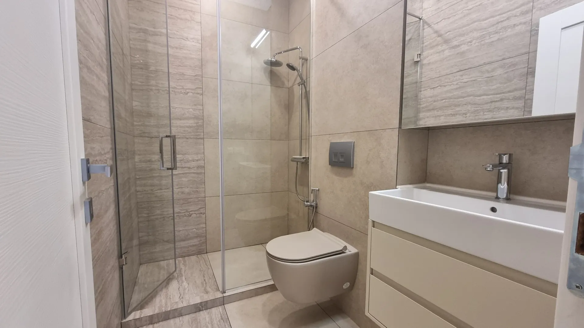 Prodaja, dvosoban stan, 80m², Dobrota, Kotor