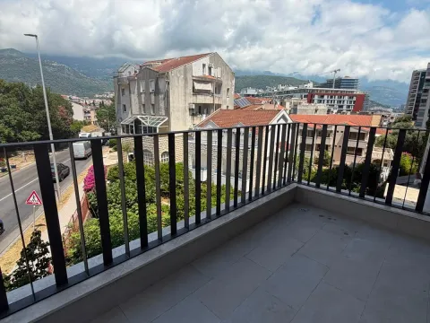 Prodaja, jednosoban stan, 53m², Centar, Budva - image 11