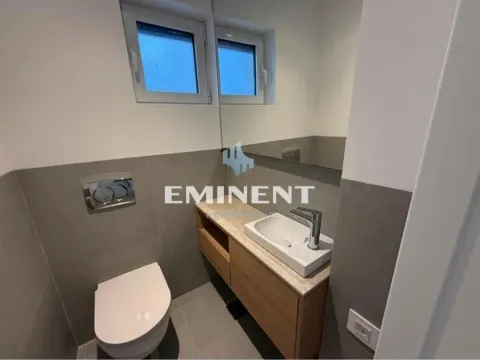 Izdavanje, trosoban stan, 130m², Stari Grad, Beograd - image 11