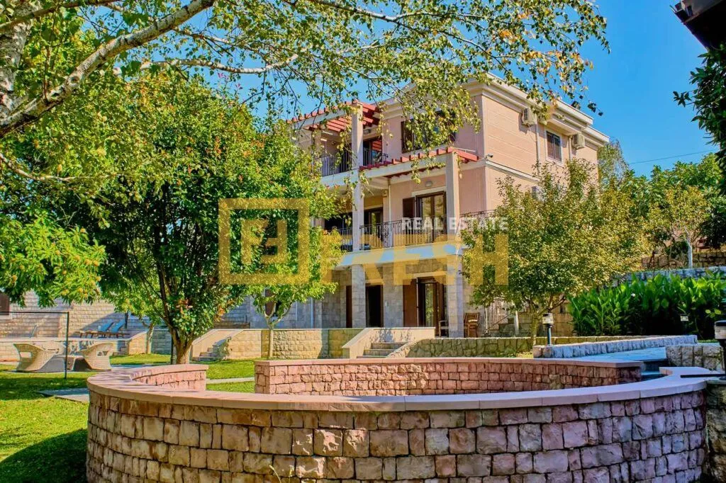 Sale, house, 300m², Zagorič, Podgorica