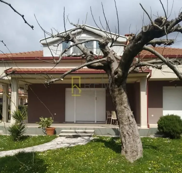 Rent, house, 190m², Tološi, Podgorica