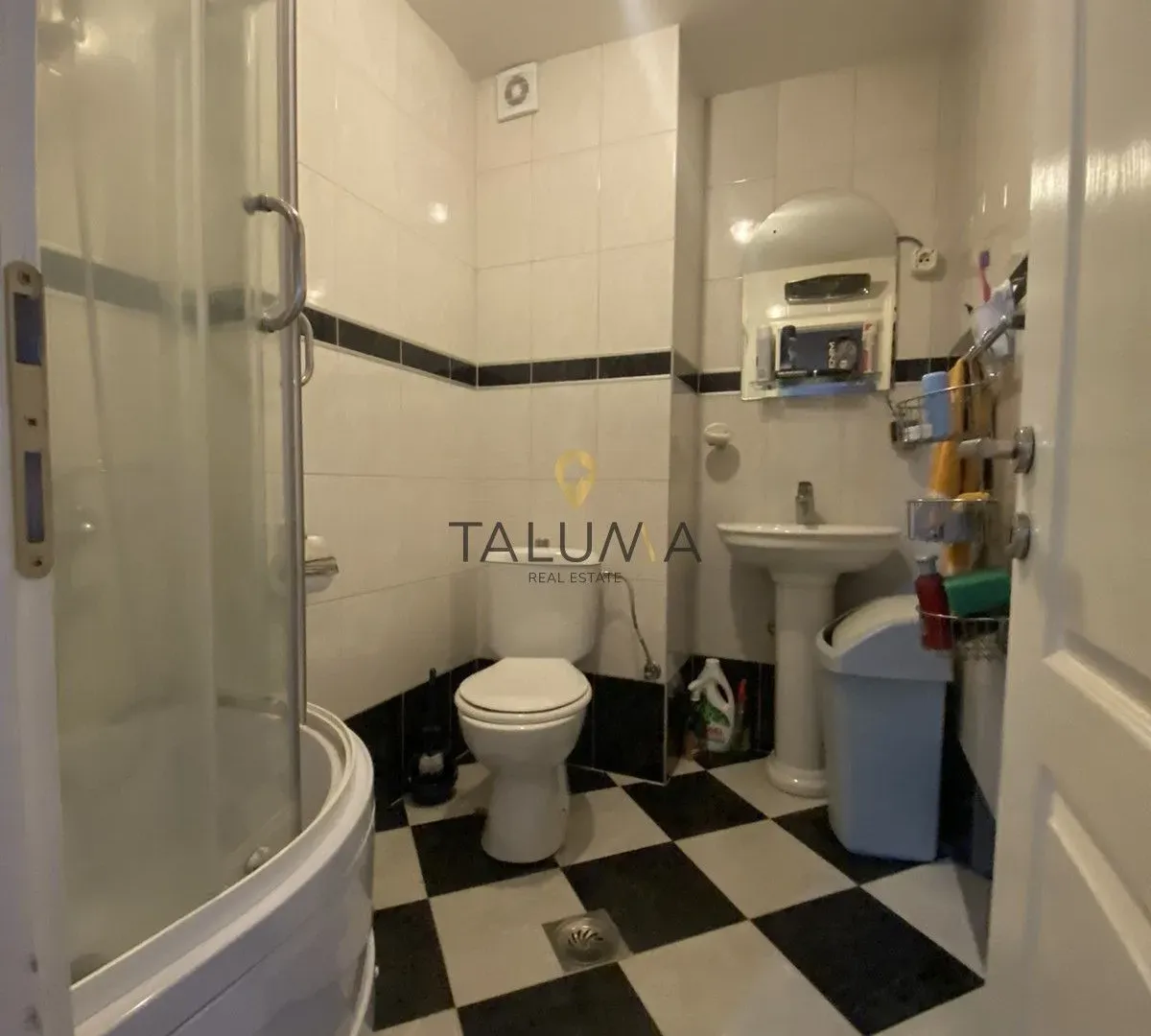 Prodaja, trosoban stan, 101m², Ljubović, Podgorica