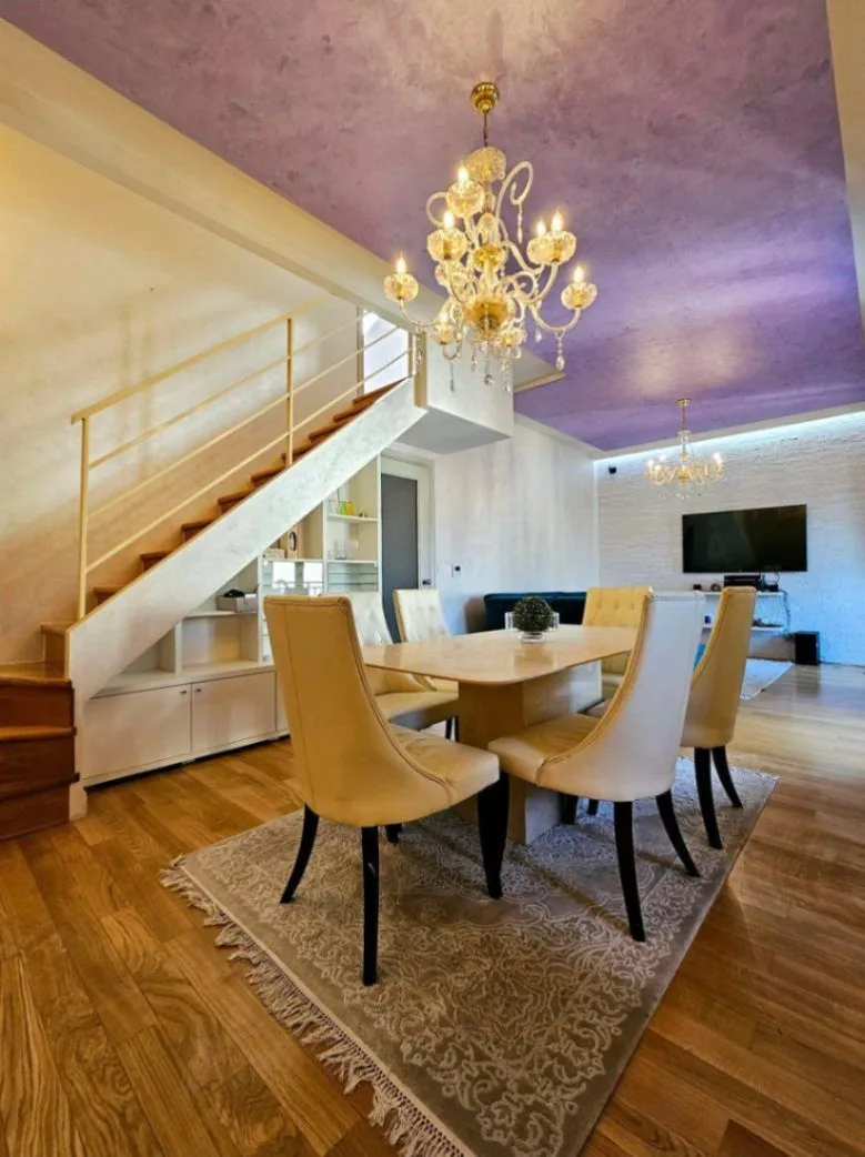 Izdavanje, četvorosoban stan, 120m², Budva, Crna Gora