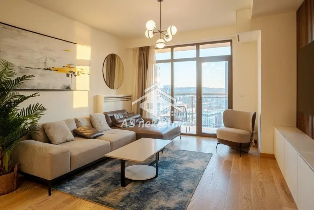 Izdavanje, trosoban stan, 82m², Savski Venac, Beograd