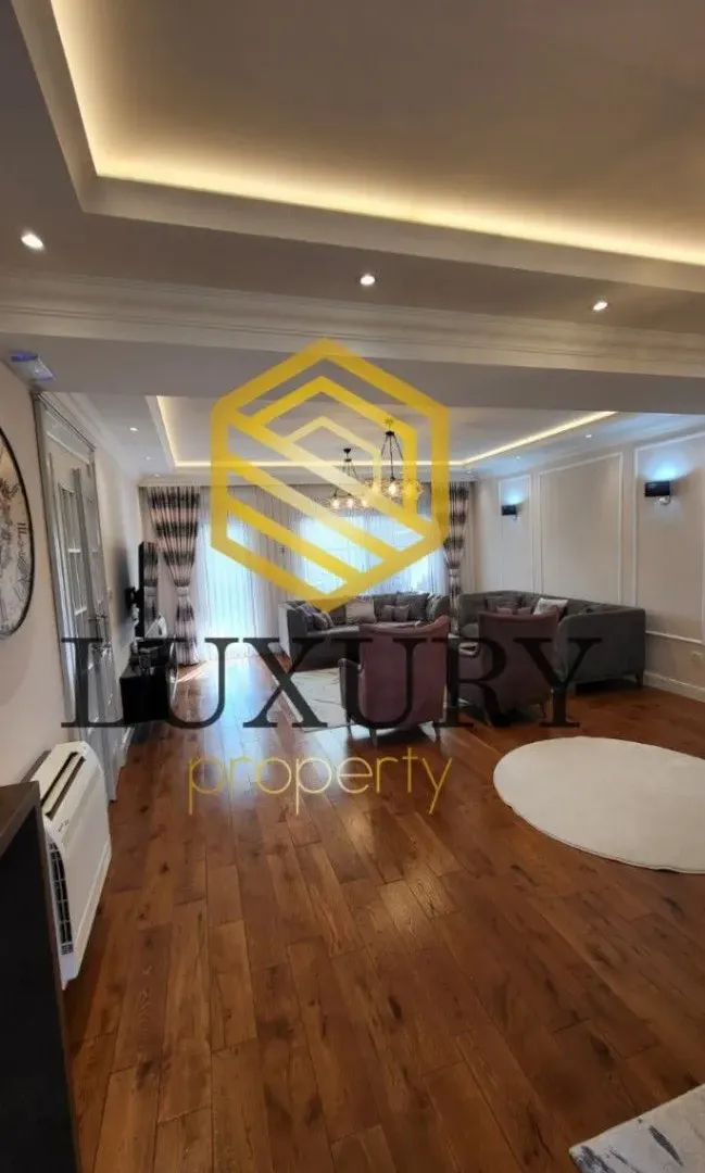 Rent, house, 280m², Stara Varoš, Podgorica