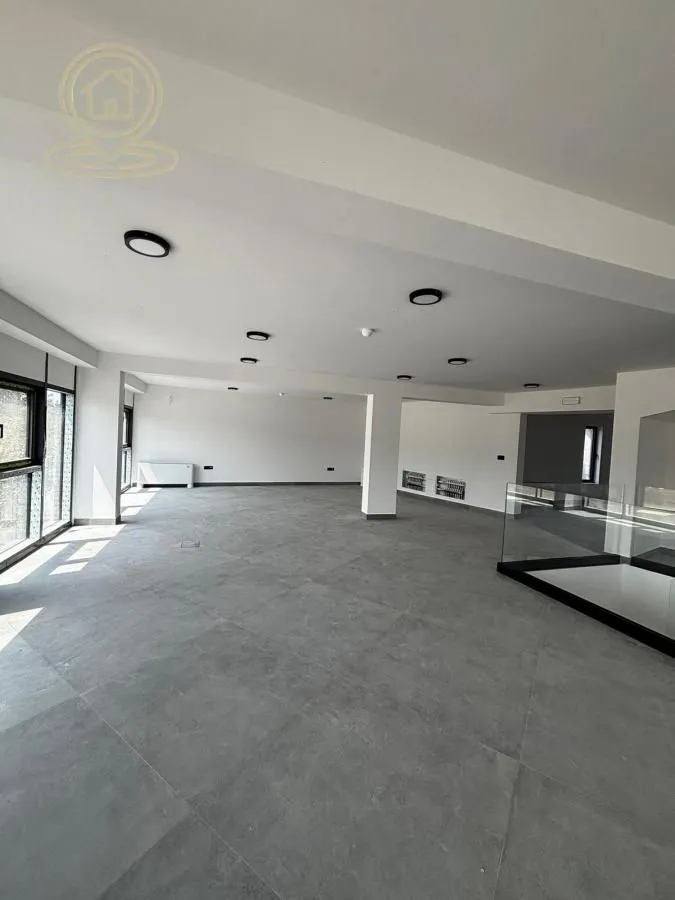 Rent, office space, 550m², Medijana, Niš