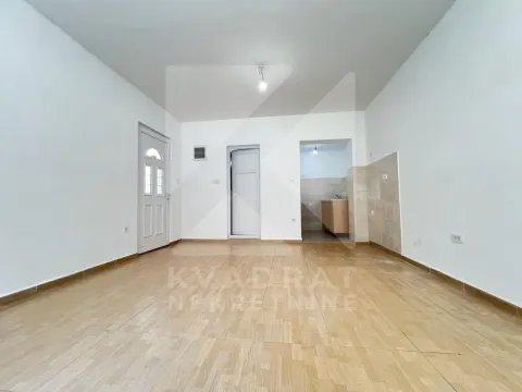 Izdavanje, garsonjera, 27m2, Centar, Podgorica Izdavanje, garsonjera, 27m2, Centar, Podgorica
