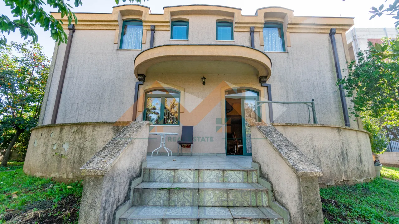 Izdavanje, kuća, 280m², Zabjelo, Podgorica