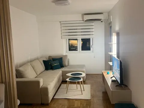 Izdavanje, jednosoban stan, 40m², City Kvart, Podgorica - image 8