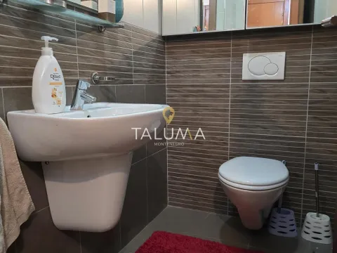 Prodaja, trosoban stan, 120m², Tološi, Podgorica - image 13