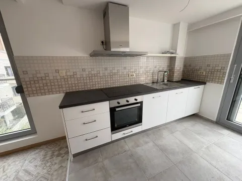 Sale, three bedroom apartment, 171m², Petrovac, Budva - image 4