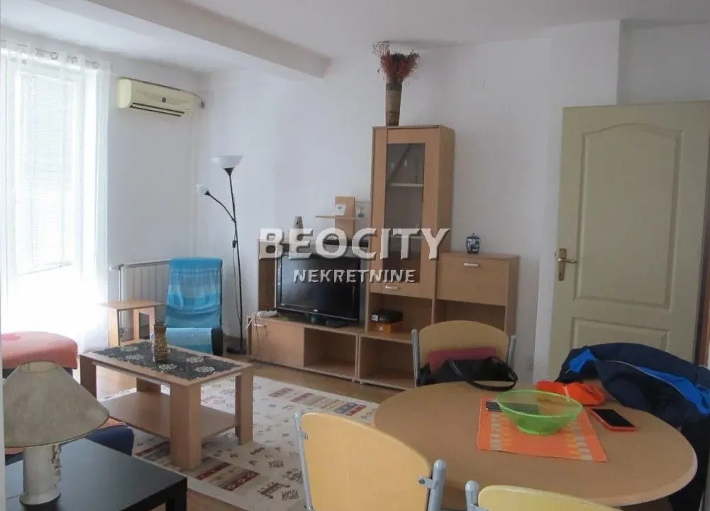 Izdavanje, trosoban stan, 72m², Karaburma, Palilula Sve Podlokacije