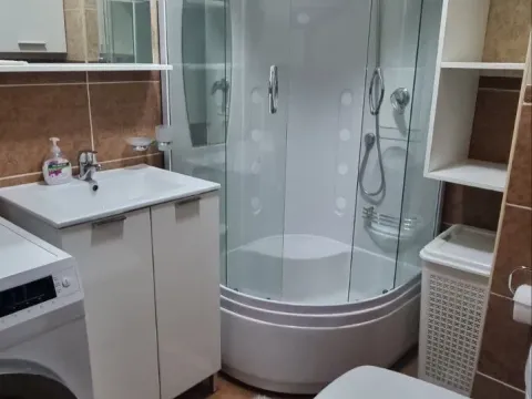 Rent, two bedroom apartment, 74m², Dalmatinska ulica, Podgorica - image 18