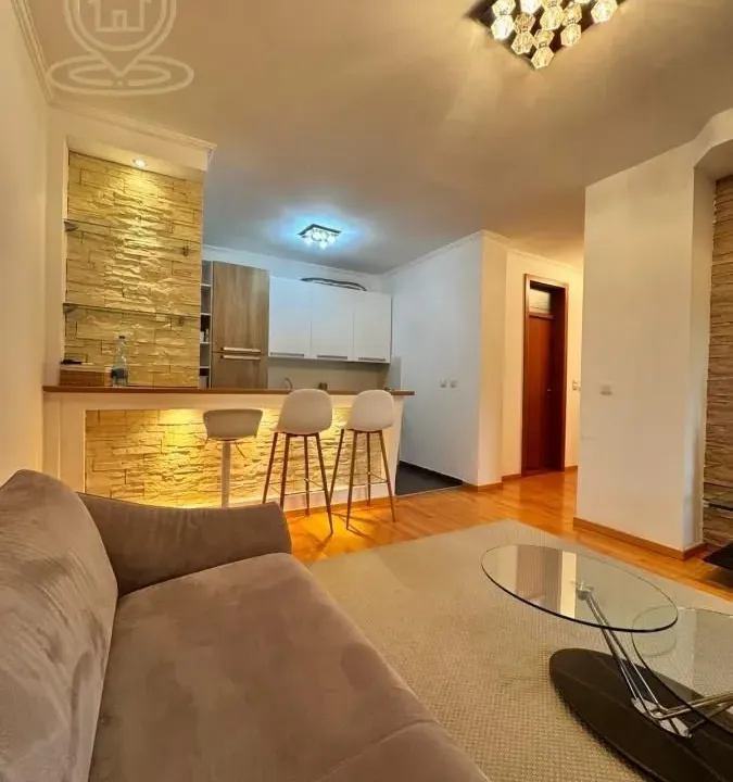 Prodaja, dvosoban stan, 53m², Centar, Novi Sad