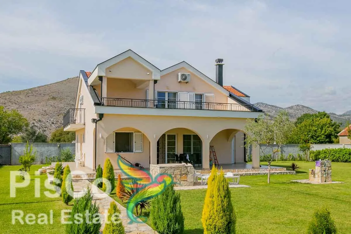 Izdavanje, kuća, 170m², Podgorica, Crna Gora