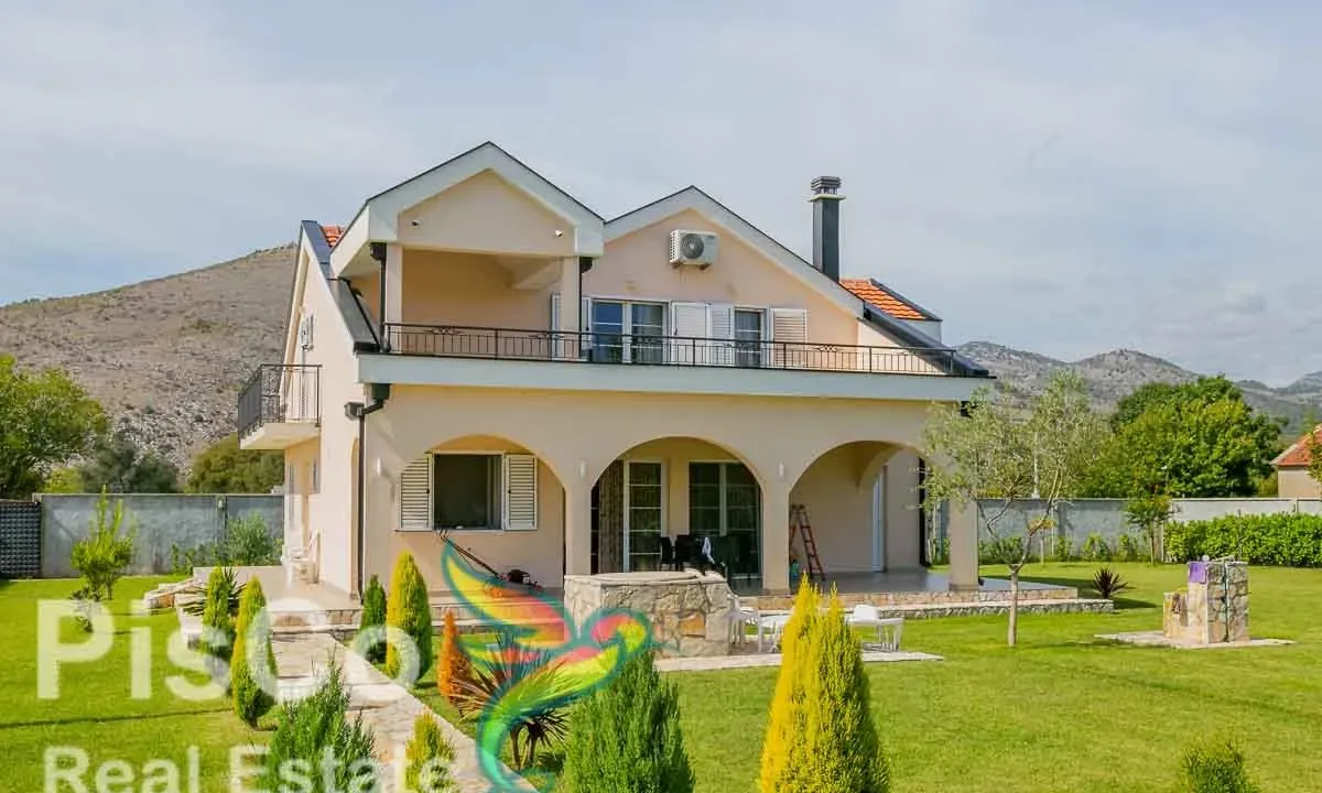 Izdavanje, kuća, 170m², Podgorica, Crna Gora