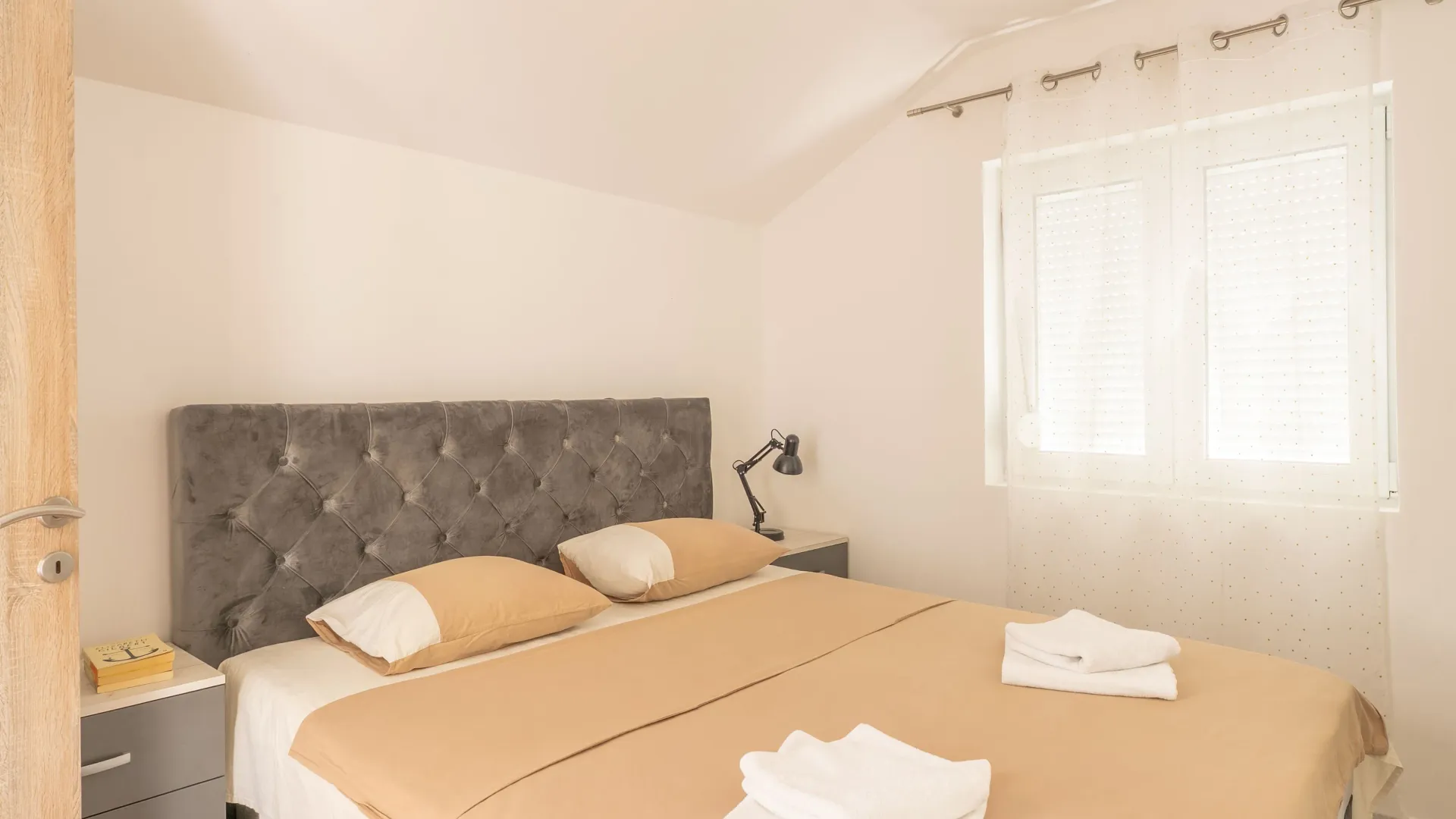 Rent, one bedroom apartment, 40m², Radanovići, Kotor