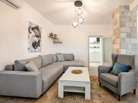 Rent, three bedroom apartment, 120m², Mrčevac, Tivat - image 4