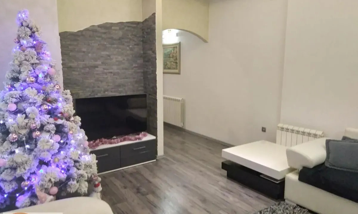 Prodaja, četvorosoban stan, 106m², Čubura, Beograd