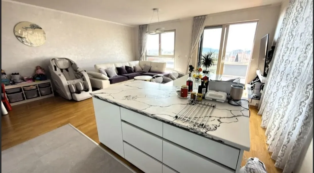 Prodaja, trosoban stan, 463m², Bečići, Budva