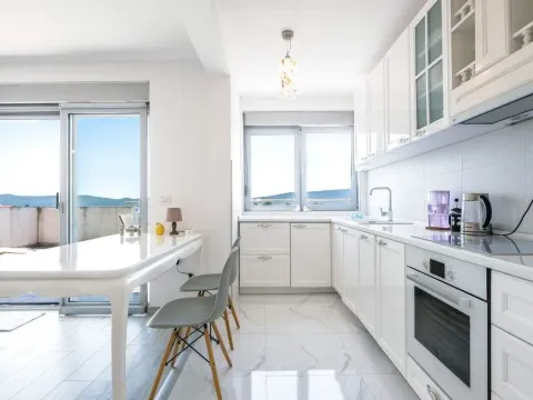 Prodaja, trosoban stan, 116m², Tivat, Crna Gora - image 11