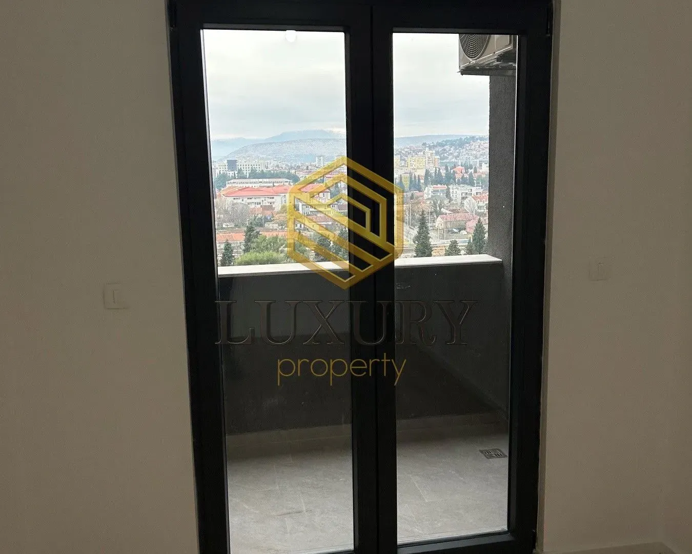 Prodaja, jednosoban stan, 43m², Stari Aerodrom, Podgorica