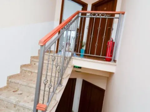 Izdavanje, ugostiteljski objekat, 250m², Dobrota, Kotor - image 6