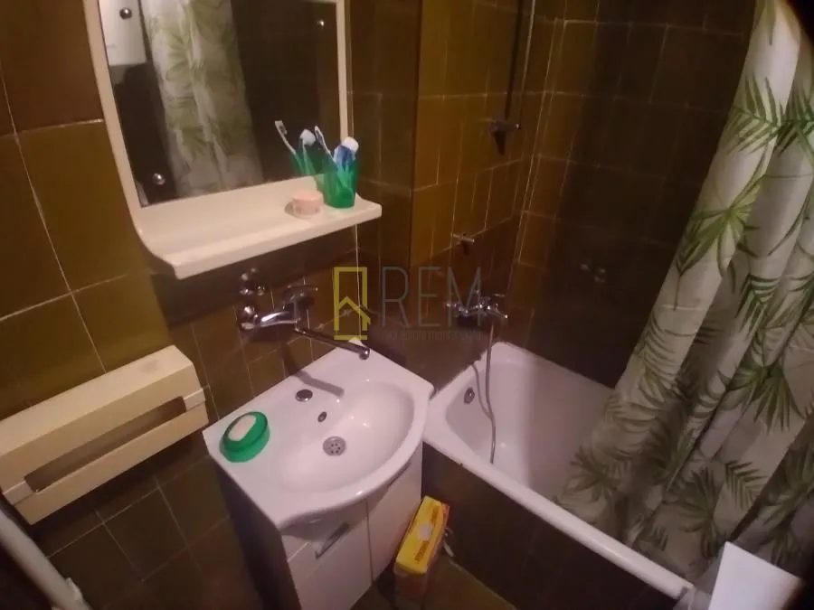 Prodaja, dvosoban stan, 76m², Blok 5, Podgorica