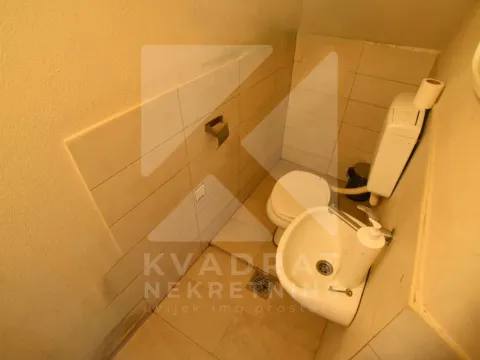 Izdavanje, poslovni prostor, 52m², Konik, Podgorica - image 2