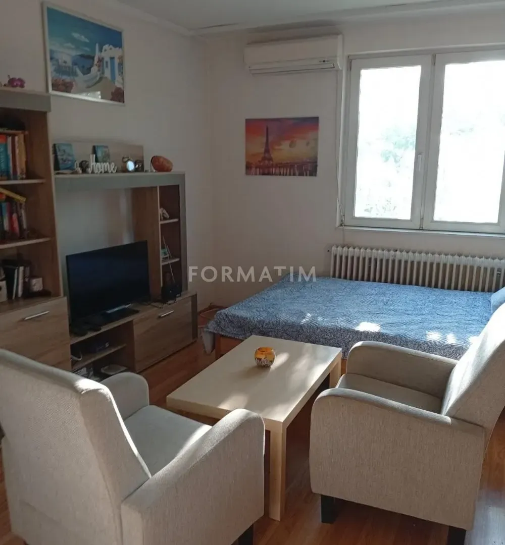 Izdavanje, dvosoban stan, 54m², Karaburma, Palilula Sve Podlokacije