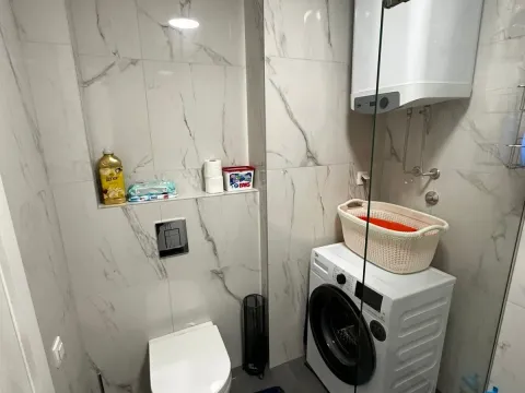 Izdavanje, garsonjera, 35m², Soho City, Bar - image 7