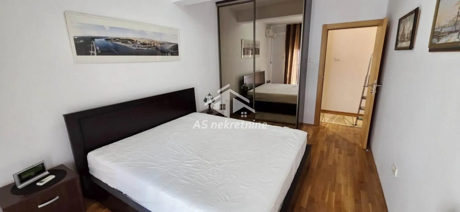 Rent, three bedroom apartment, 86m², Vračar Hram, Vračar Sve Podlokacije