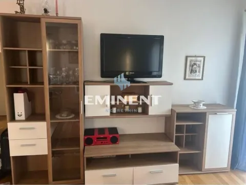 Izdavanje, kuća, 98m², Borča 1, Borča Sve Podlokacije - image 2