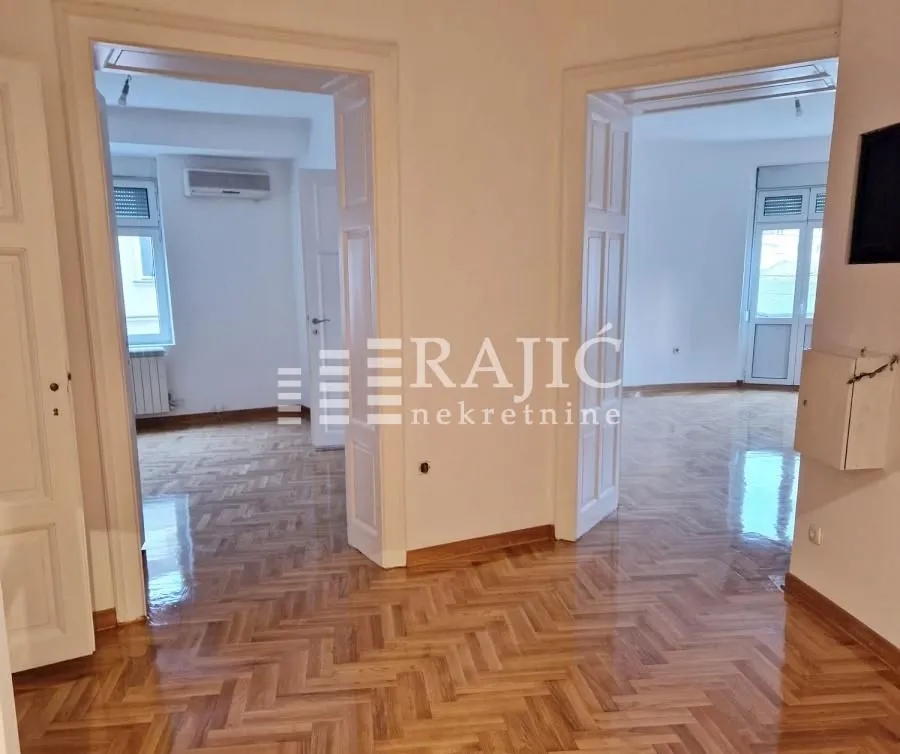 Rent, four bedroom apartment, 108m², Kalenić Pijaca, Vračar Sve Podlokacije