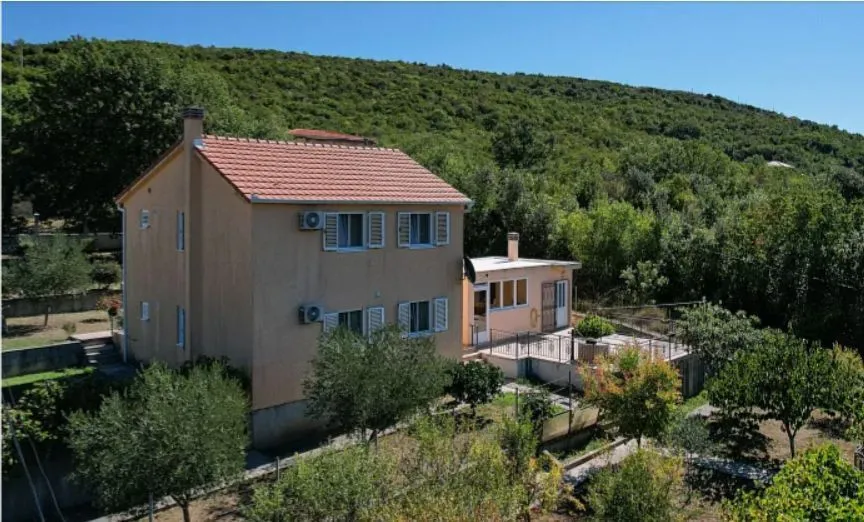 Prodaja, kuća, 169m², Kovači, Kotor