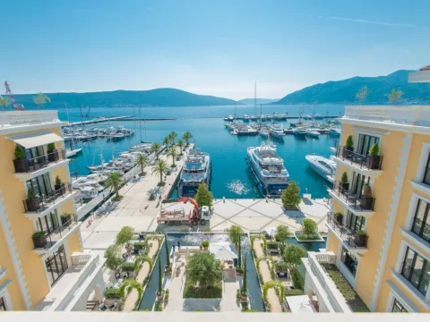 Prodaja, trosoban stan, 190m², Tivat, Crna Gora - image 15