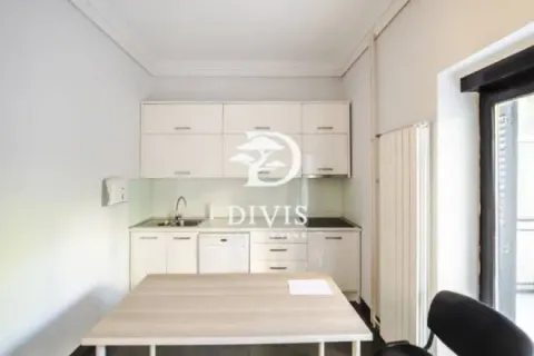 Izdavanje, kuća, 550m², Autokomanda, Voždovac Sve Podlokacije - image 3