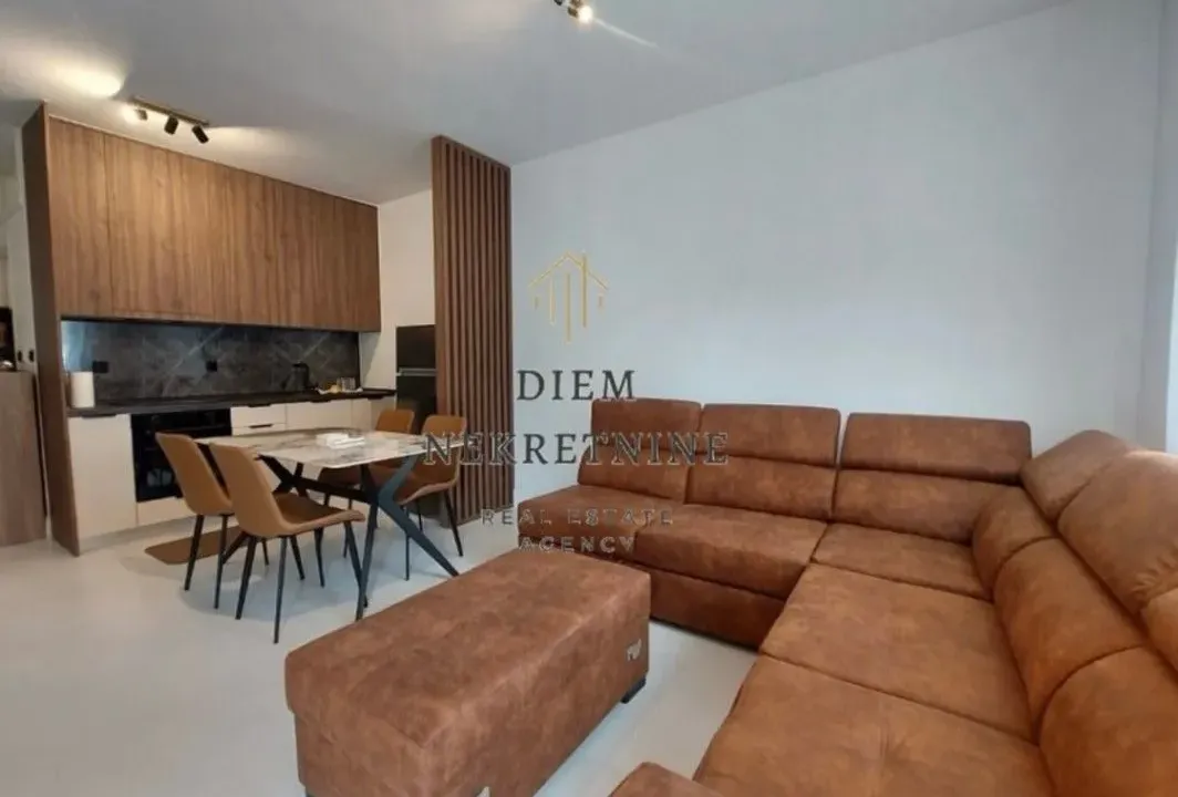 Izdavanje, dvosoban stan, 60m², Radanovići, Kotor