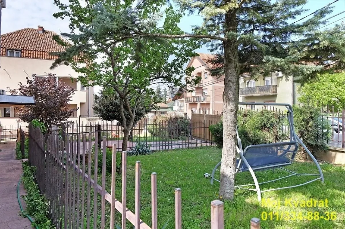Sale, house, 250m², Voždovac Sve Podlokacije, Beograd
