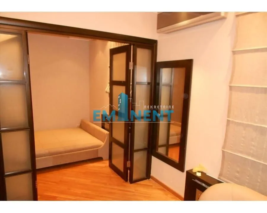 Rent, two bedroom apartment, 45m², Kalenić Pijaca, Vračar Sve Podlokacije