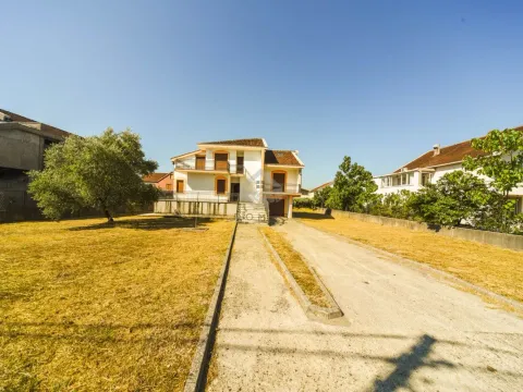 Prodaja, kuća, 350m², Tuzi, Podgorica - image 4