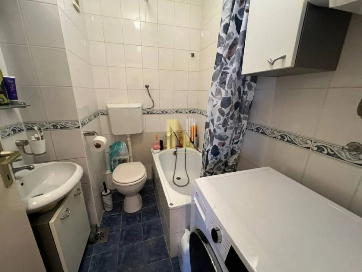 Prodaja, trosoban stan, 71m², Salajka, Novi Sad Sve Podlokacije