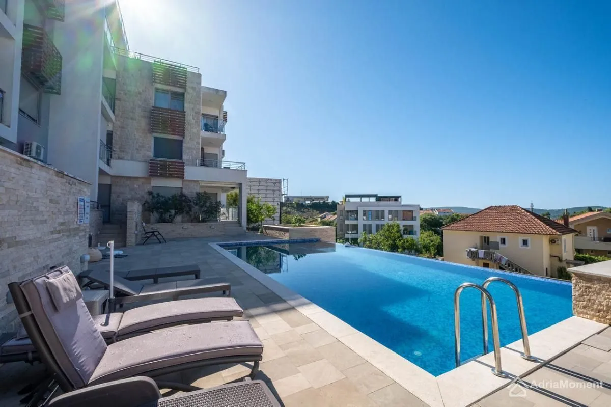 Prodaja, dvosoban stan, 87m², Tivat, Crna Gora