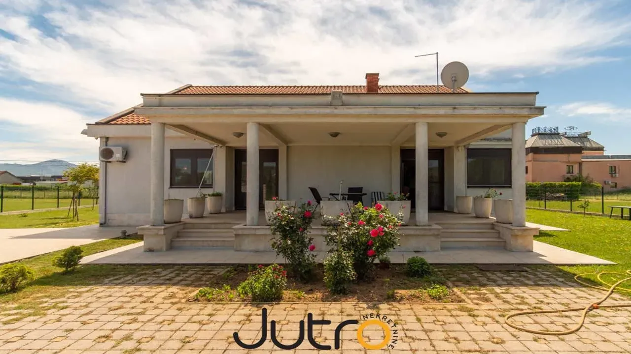 Izdavanje, kuća, 320m², Donja Gorica, Podgorica